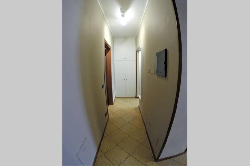 Casa Di Mirco - Ampio E Moderno Bilocale Lägenhet Castenedolo Exteriör bild